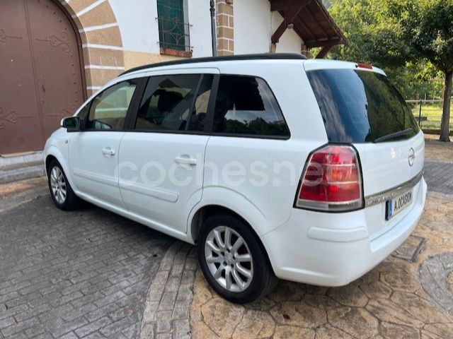 Usado Opel Zafira Enjoy 100 CV (73 kW) 2006 Blanco Monovolumen