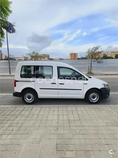 Usado VW Caddy Edition 110 CV (80 kW) 2020 Blanco Monovolumen