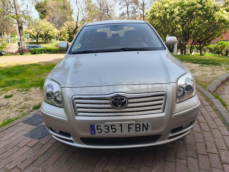 Usado Toyota Avensis Executive 150 CV (110 kW) 2006 Gris / plata Berlina