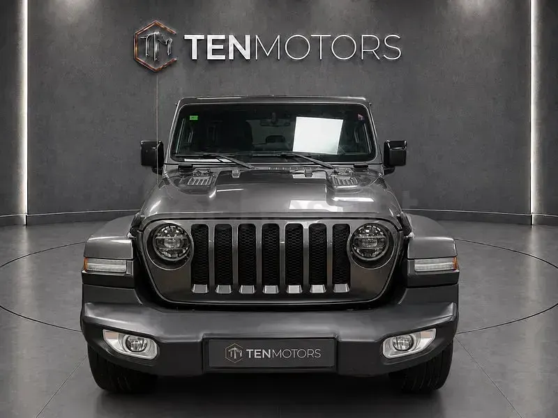 Usado Jeep Wrangler Sahara 200 CV (147 kW) 2021 Gris / plata SUV