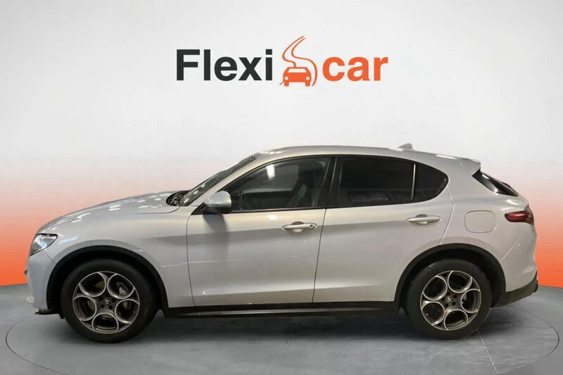 Usado Alfa Romeo Stelvio Sprint 160 CV (117 kW) 2022 Gris SUV