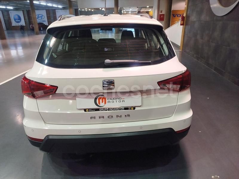 Usado Seat Arona Style 95 CV (69 kW) 2019 Blanco SUV