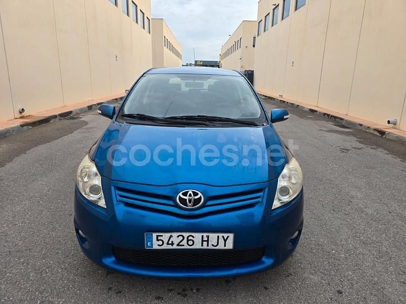 Usado Toyota Auris Active 90 CV (66 kW) 2012 Azul Berlina