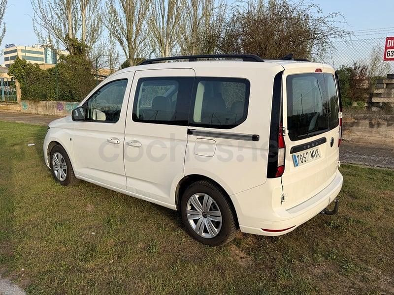 Begagnad VW Caddy Maxi 122 HK (89 kW) 2023 Vit Minibuss