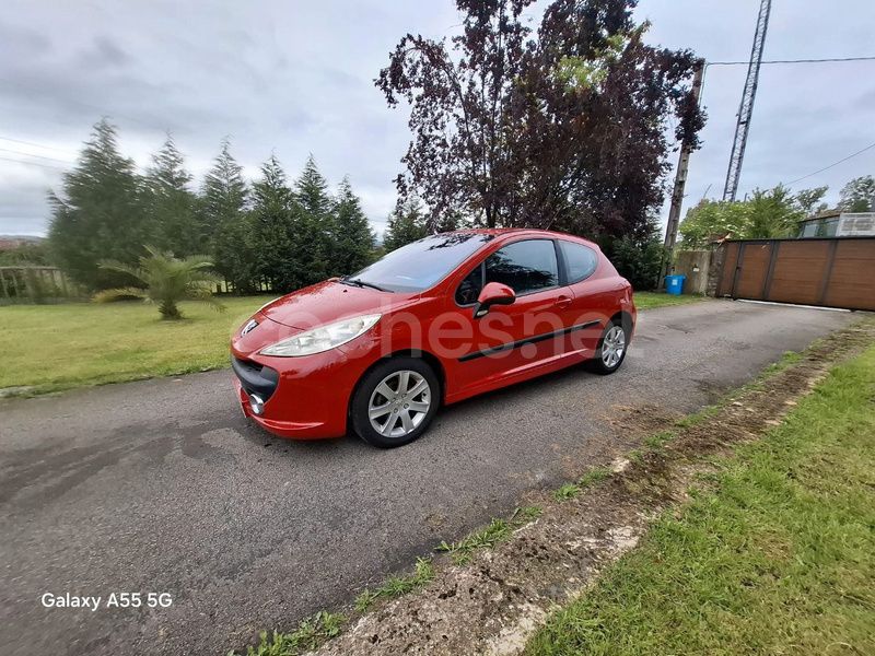 Rojo Usado 2009 Peugeot 207 Berlina | 4700 € (Precio justo) - Imagen 1/4