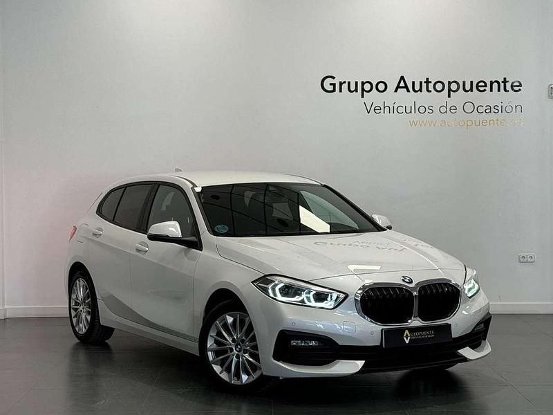 Blanco Usado 2020 BMW 118 Comfort Edition Utilitario | 17.390 € (Precio justo) - Imagen 1/4