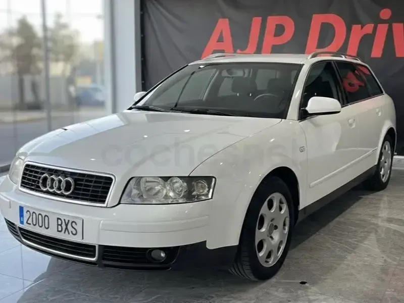 Begagnad Audi A4 170 HK (125 kW) 2002 Vit Kombi