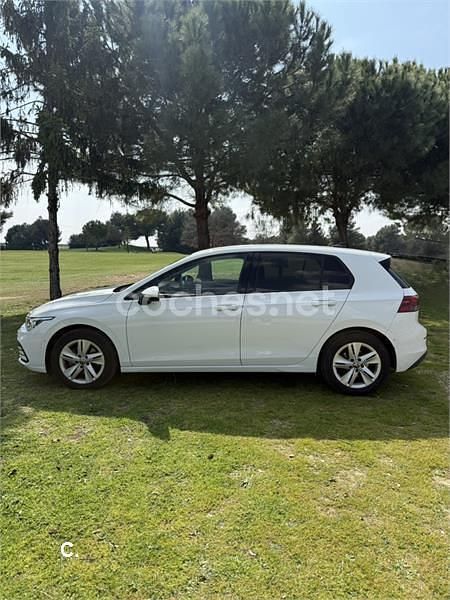 Usado VW Golf VIII Life 150 CV (110 kW) 2020 Blanco Berlina