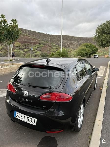 Usado Seat Leon Stylance 125 CV (91 kW) 2008 Negro Utilitario