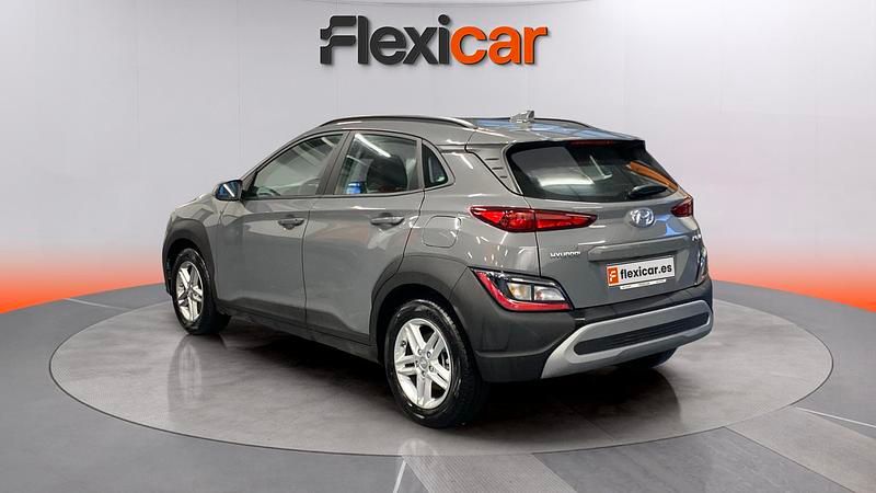 Usado Hyundai Kona 120 CV (88 kW) 2022 Gris SUV