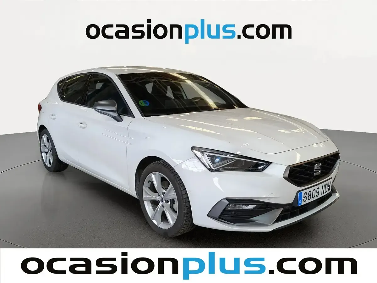 Usado Seat Leon FR 150 CV (110 kW) 2025 Blanco Berlina