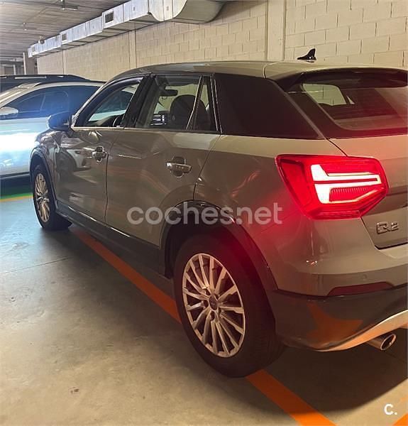 Usado Audi Q2 Design 116 CV (85 kW) 2019 Gris / plata SUV