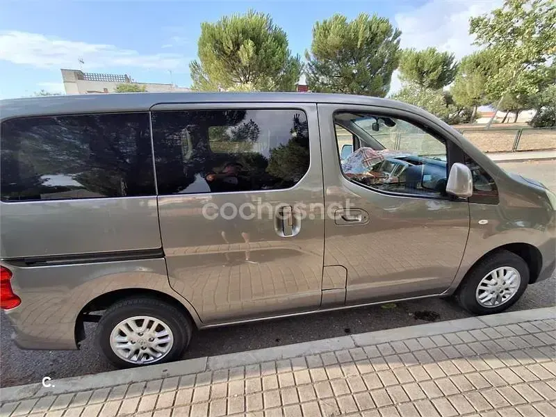 Usado Nissan NV200 Comfort 90 CV (66 kW) 2014 Gris / plata Monovolumen