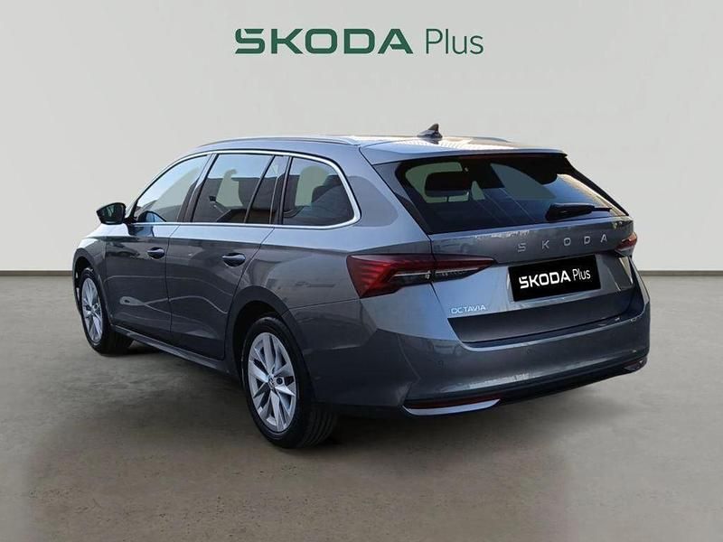 Usado Skoda Octavia 150 CV (110 kW) 2025 Gris Familiar