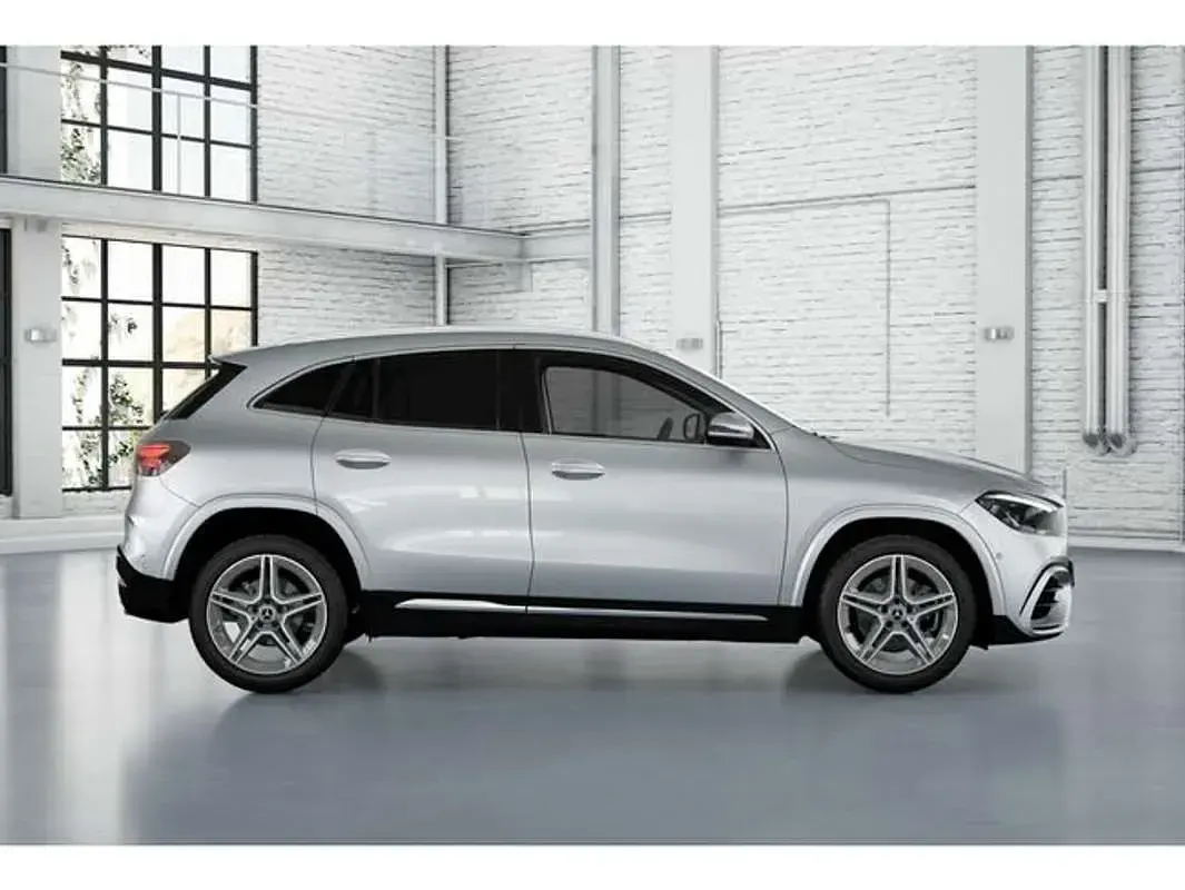 Usado Mercedes GLA200 150 CV (110 kW) 2023 Gris SUV