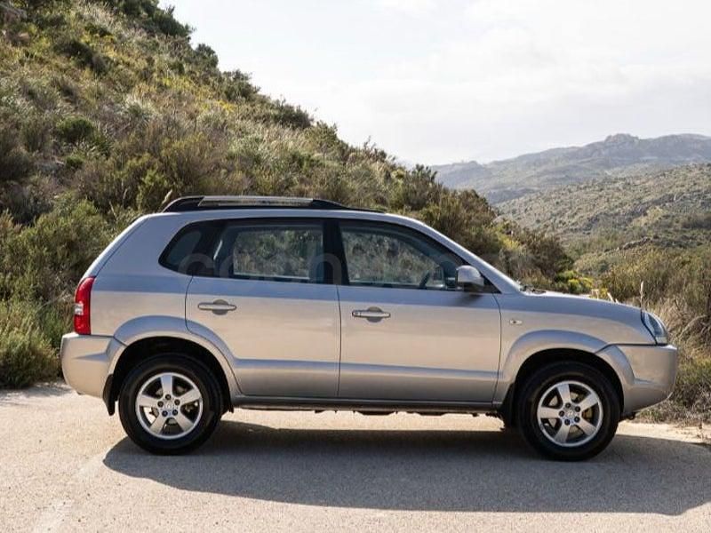 Usado Hyundai Tucson Style 112 CV (82 kW) 2005 Gris / plata SUV