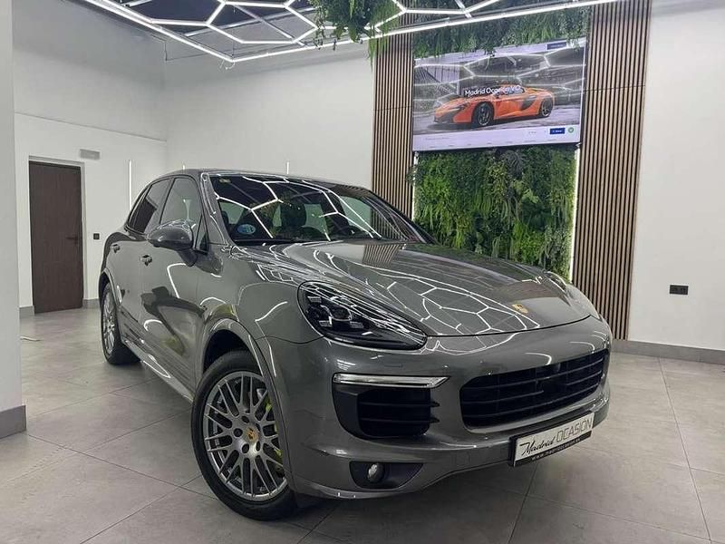 Gris Usado 2016 Porsche Cayenne S E-Hybrid SUV | 36.400 € (Precio justo) - Imagen 1/4