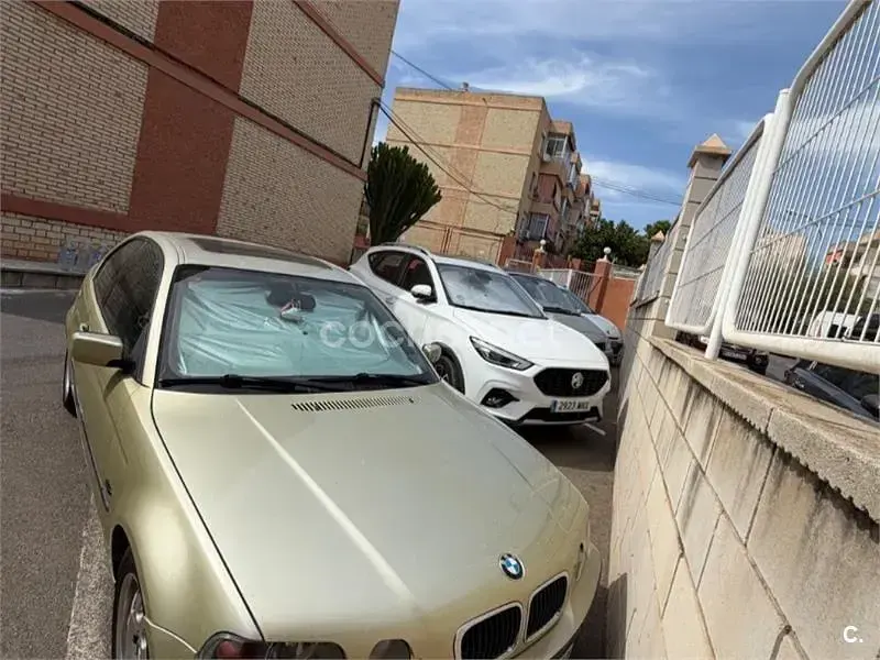 Usado BMW 316 Compact 115 CV (84 kW) 2001 Amarillo Utilitario