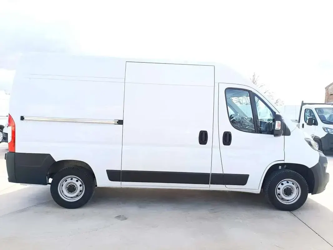 Usado Fiat Ducato 120 CV (88 kW) 2021 Blanco Van