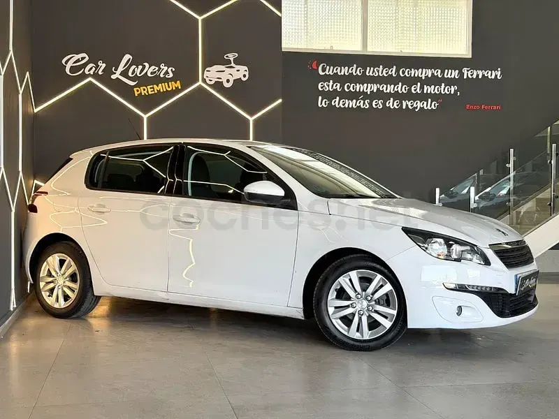 Usado Peugeot 308 Style 100 CV (73 kW) 2015 Blanco Berlina