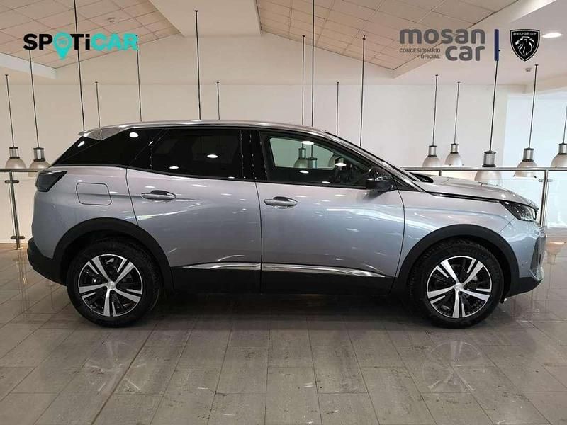 Usado Peugeot 3008 Allure 131 CV (96 kW) 2024 Gris SUV
