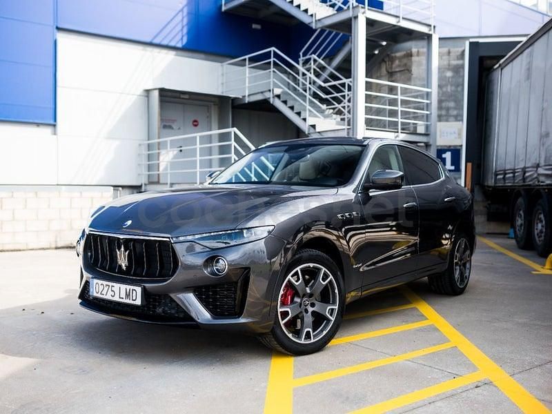 Usado Maserati Levante 275 CV (202 kW) 2021 Gris / plata SUV