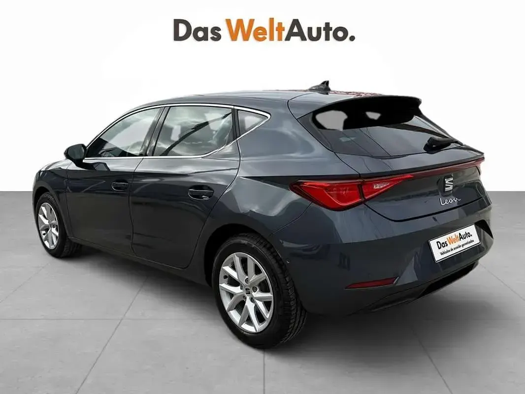 Usado Seat Leon Style 116 CV (85 kW) 2025 Gris Utilitario