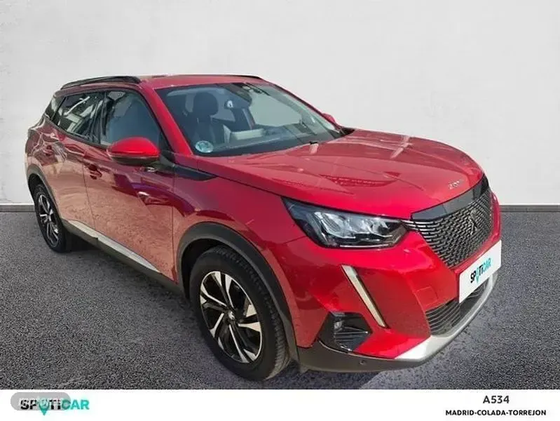 Usado Peugeot 2008 Allure 130 CV (95 kW) 2020 Rojo SUV
