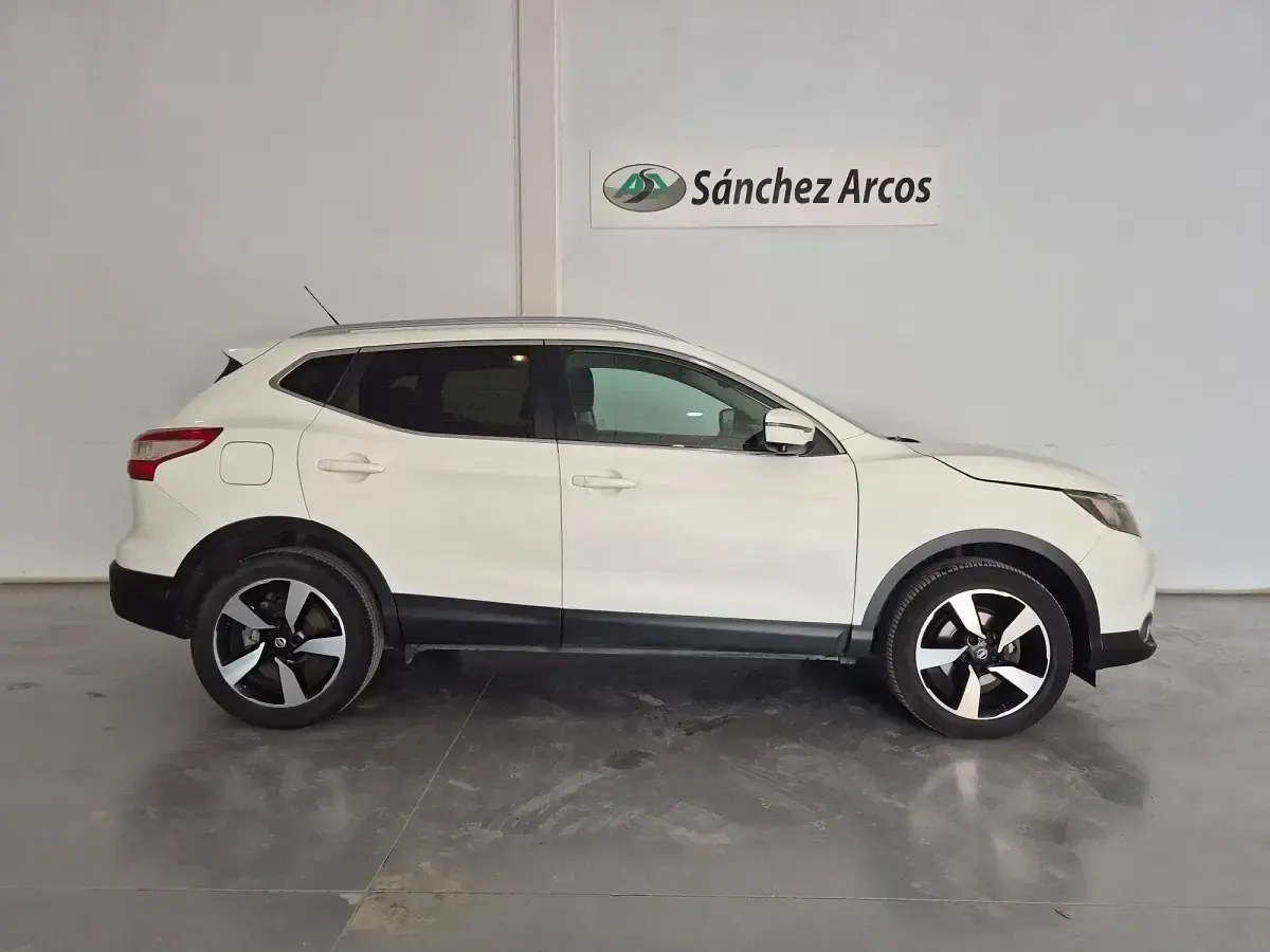 Usado Nissan Qashqai N-Connecta 110 CV (80 kW) 2017 Blanco SUV