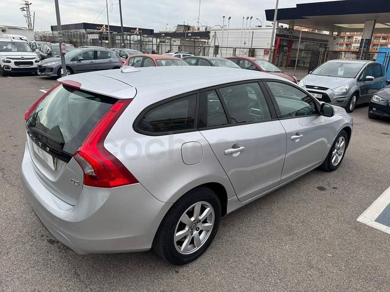 Usado Volvo V60 Momentum 136 CV (100 kW) 2013 Gris / plata Familiar