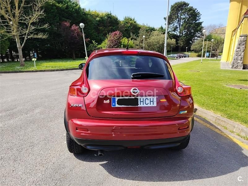 Usado Nissan Juke Acenta 110 HP (80 kW) 2011 Vermelho SUV