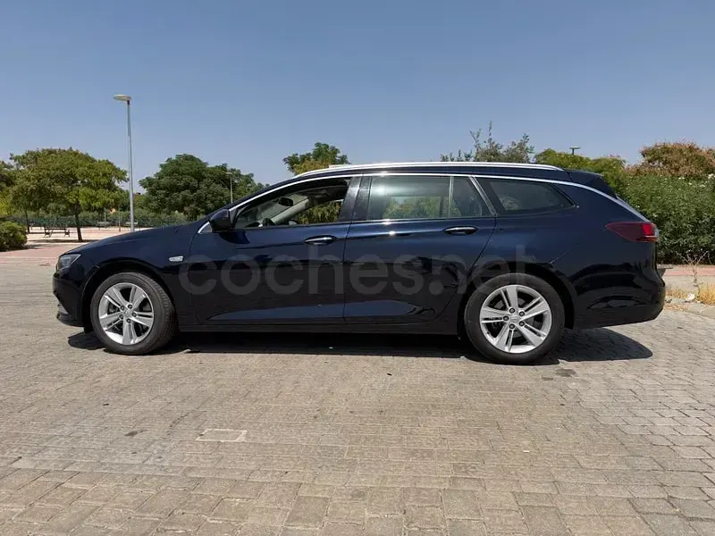 Usado Opel Insignia 136 CV (100 kW) 2018 Azul Familiar