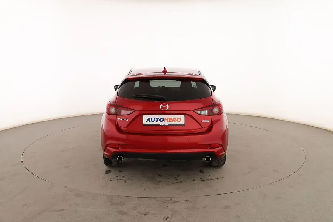 Usado Mazda 3 Luxury 120 CV (88 kW) 2017 Rojo Berlina