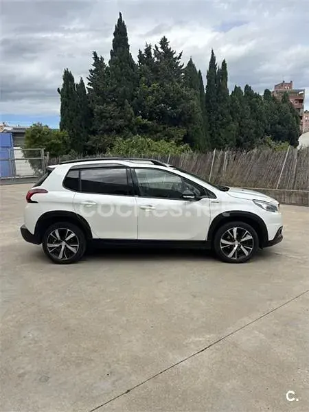 Usado Peugeot 2008 GT-line 130 CV (95 kW) 2016 Blanco SUV