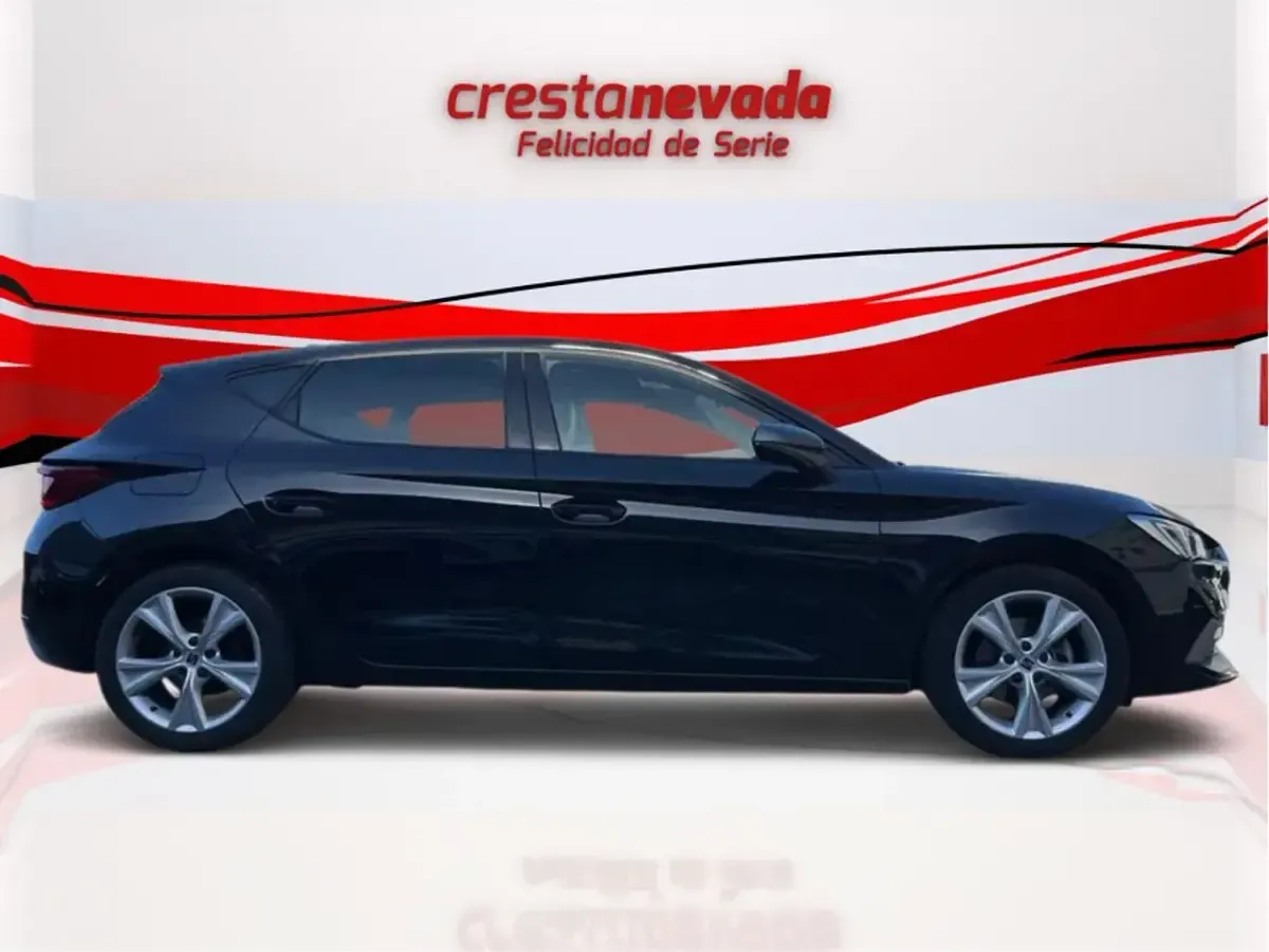 Usado Seat Leon FR 110 CV (80 kW) 2022 Negro Utilitario