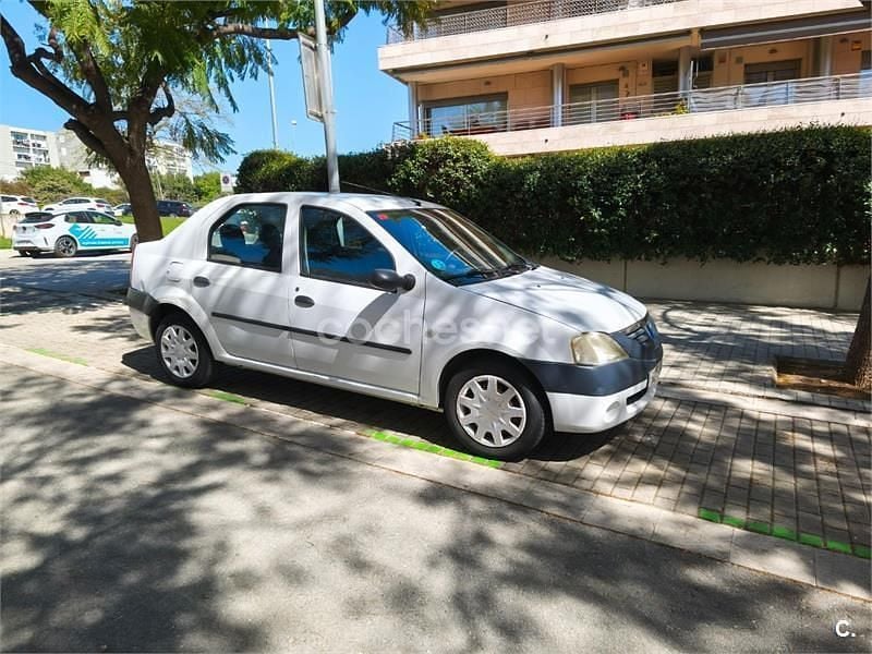 Usado Dacia Logan Lauréate 75 CV (55 kW) 2006 Blanco Berlina