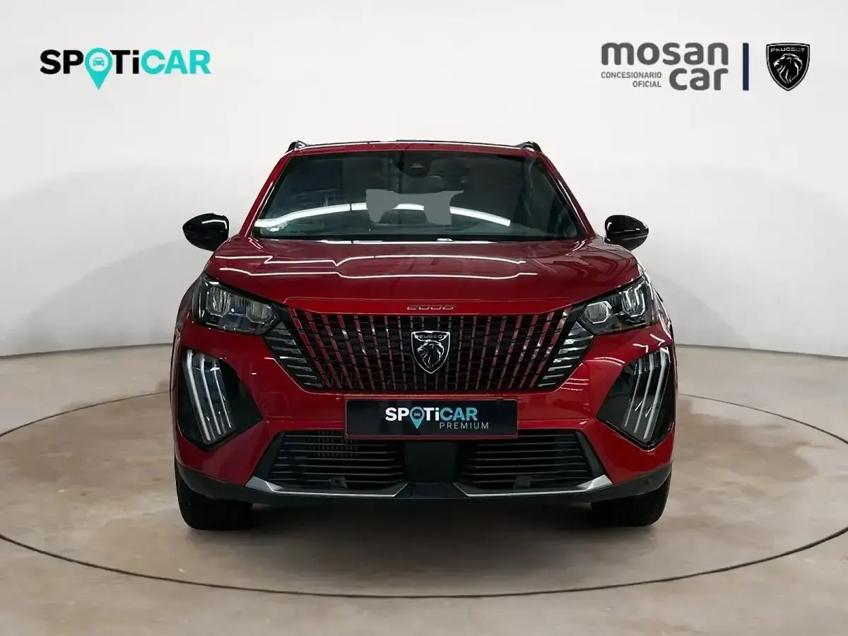 Usado Peugeot 2008 Allure 100 CV (73 kW) 2025 Rojo SUV