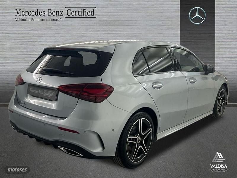 Usado Mercedes A200 AMG line 150 CV (110 kW) 2025 Gris / plateado Berlina