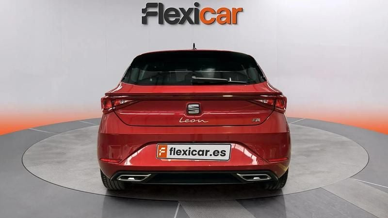 Usado Seat Leon FR 150 CV (110 kW) 2022 Rojo Utilitario