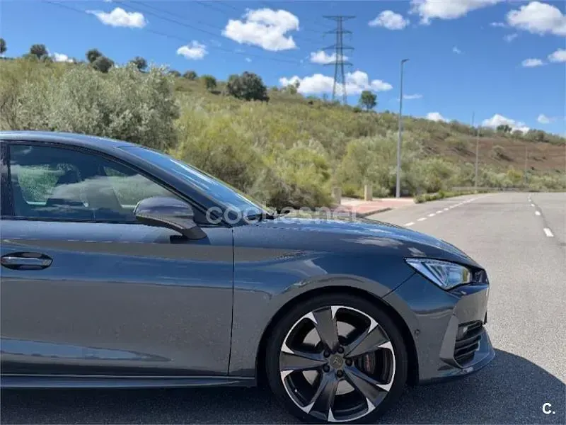 Begagnad Cupra Leon VZ 300 HK (220 kW) 2023 Grå Sedan