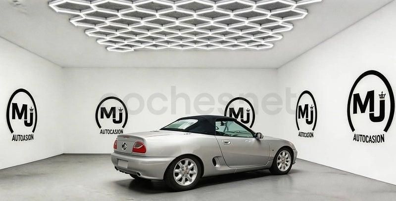 Usado MG F 120 CV (88 kW) 2001 Gris / plata Descapotable
