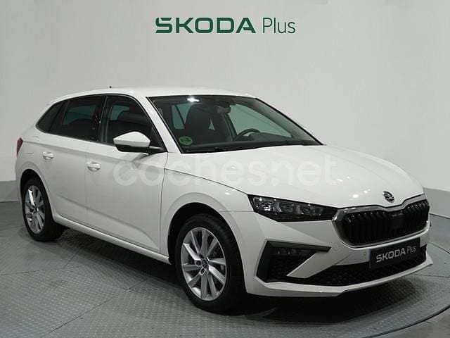 Nuevo Skoda Scala Selection 115 CV (84 kW) 2025 Blanco Utilitario
