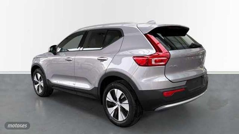 Nuevo Volvo XC40 Core 2025 Plateado SUV