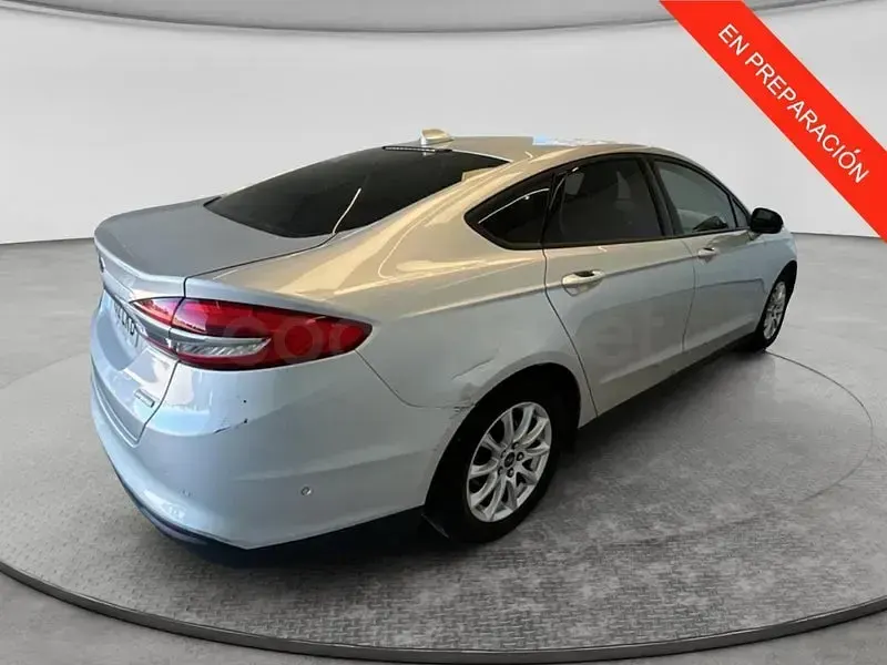 Usado Ford Mondeo Trend 187 CV (137 kW) 2020 Gris / plata Berlina