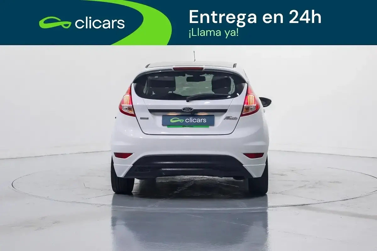 Usado Ford Fiesta 100 CV (73 kW) 2017 Blanco Utilitario