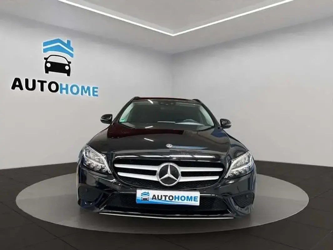 Usado Mercedes C200 160 CV (117 kW) 2021 Negro Familiar