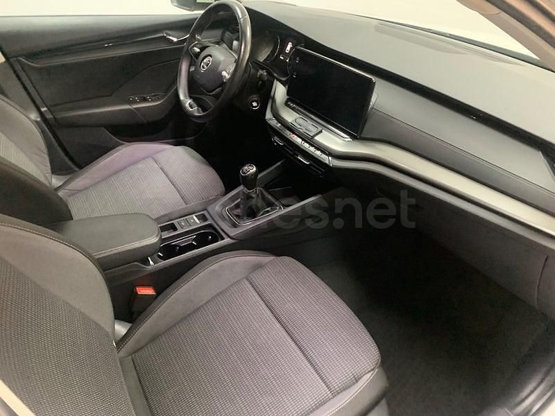 Usado Skoda Octavia Active 115 CV (84 kW) 2021 Blanco Familiar
