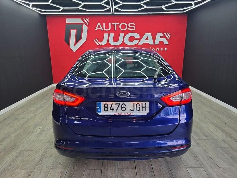 Usado Ford Mondeo Titanium 150 CV (110 kW) 2016 Azul Berlina