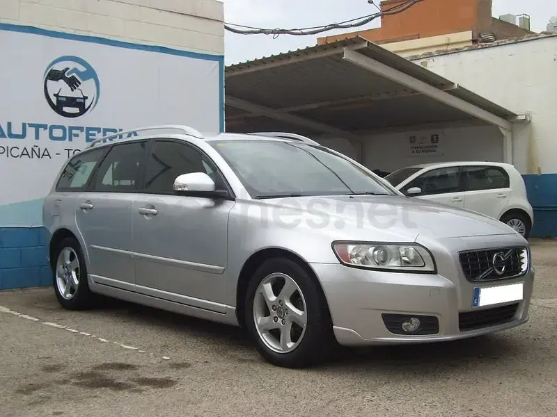 Usado Volvo V50 Drive Kinetic 115 CV (84 kW) 2012 Gris / plata Familiar