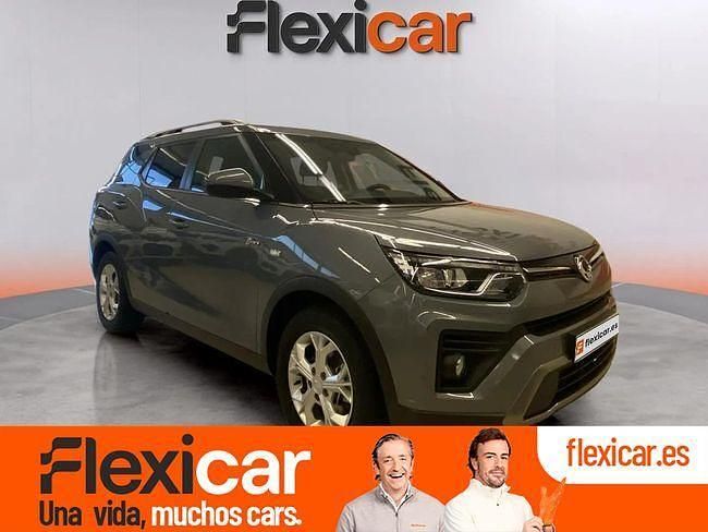 Gris Usado 2023 Ssangyong (KGM) Tivoli SUV | 15.190 € (Precio justo) - Imagen 1/4